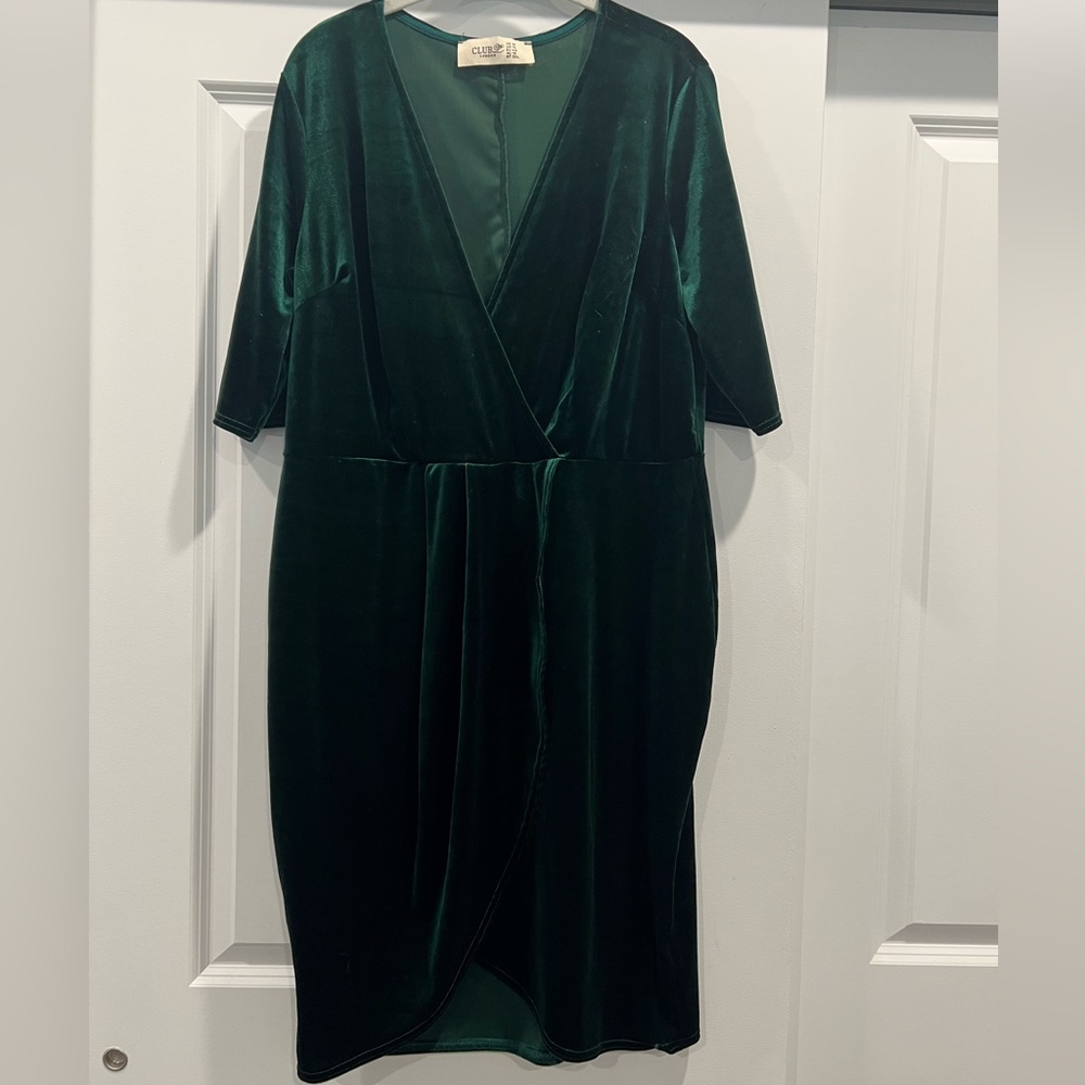 CLUB L LONDON ASOS Curve 3/4 Sleeve Green Velvet Wrap Dress Size US 14 UK 18